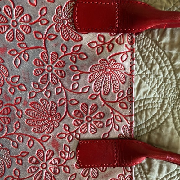 Red Leather Flowered Shoulder Bag - Picture 6 of 15